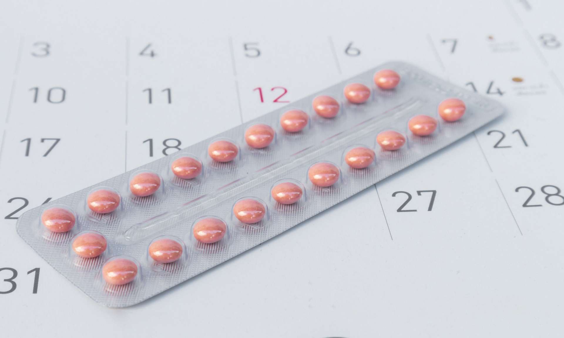 ANTYKONCEPCJA HORMONALNA – KAŻDA KOBIETA POWINNA TO WIEDZIEĆ!