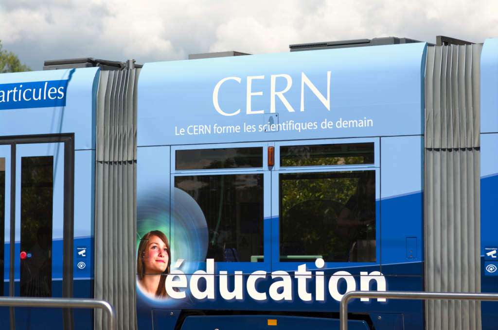 teoria-strun-cern.jpg