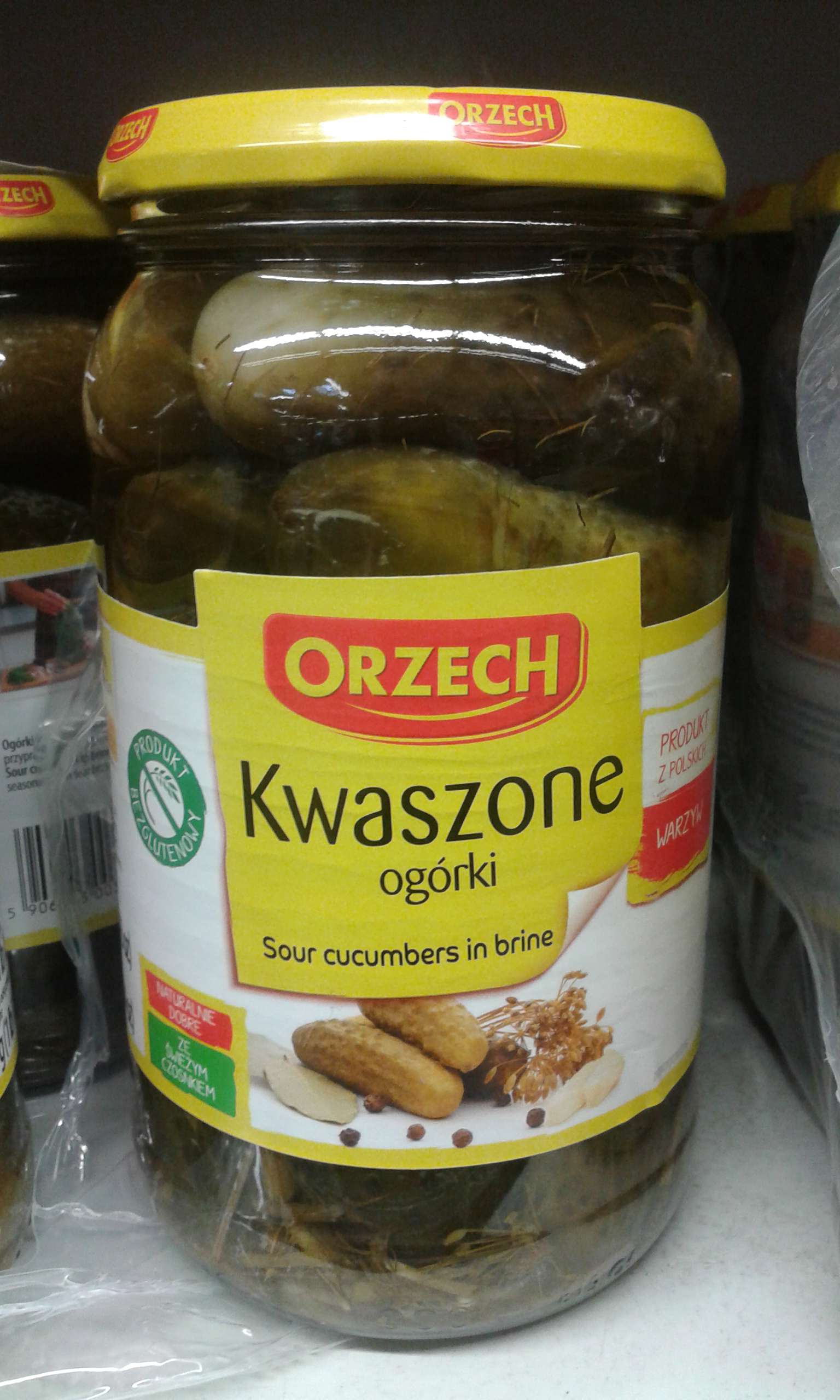 OGÓRKI KWASZONE ORZECH