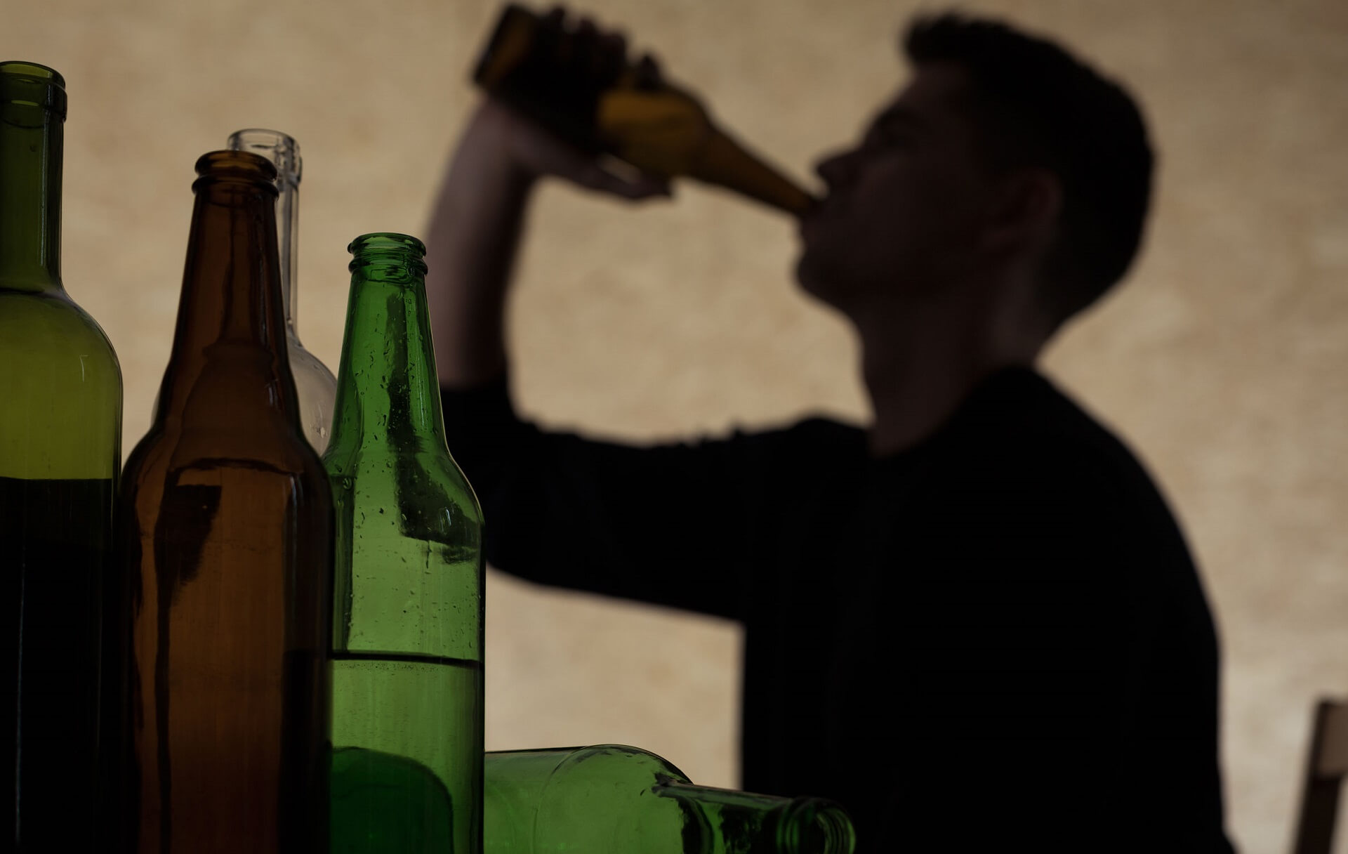 ALKOHOL USZKADZA DNA, CZYLI ZWIĄZEK PICIA Z NOWOTWORAMI