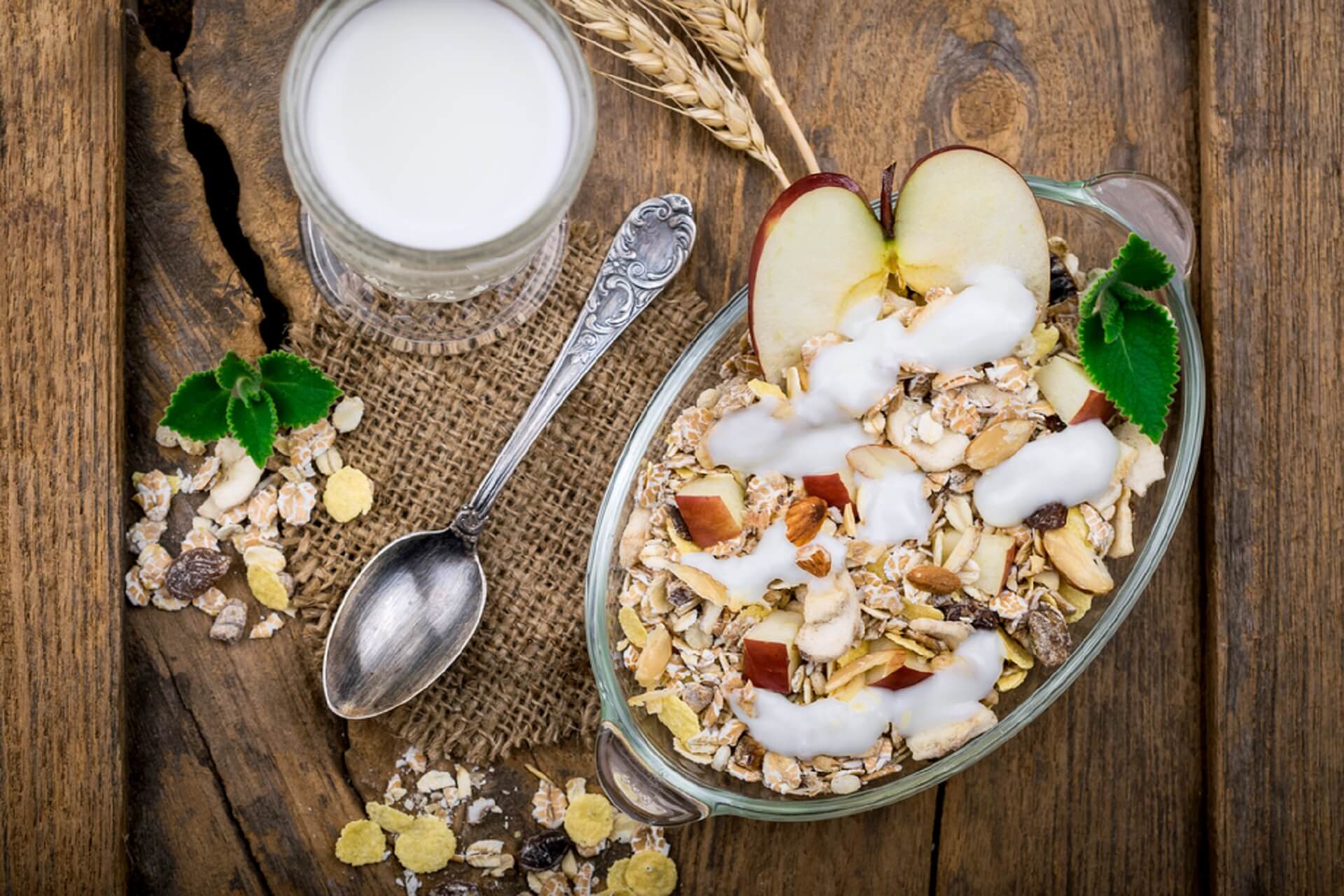 MUESLI DRA BIRCHERA I DIETA, KTÓRA ODMIENI TWOJE ZDROWIE I SYLWETKĘ