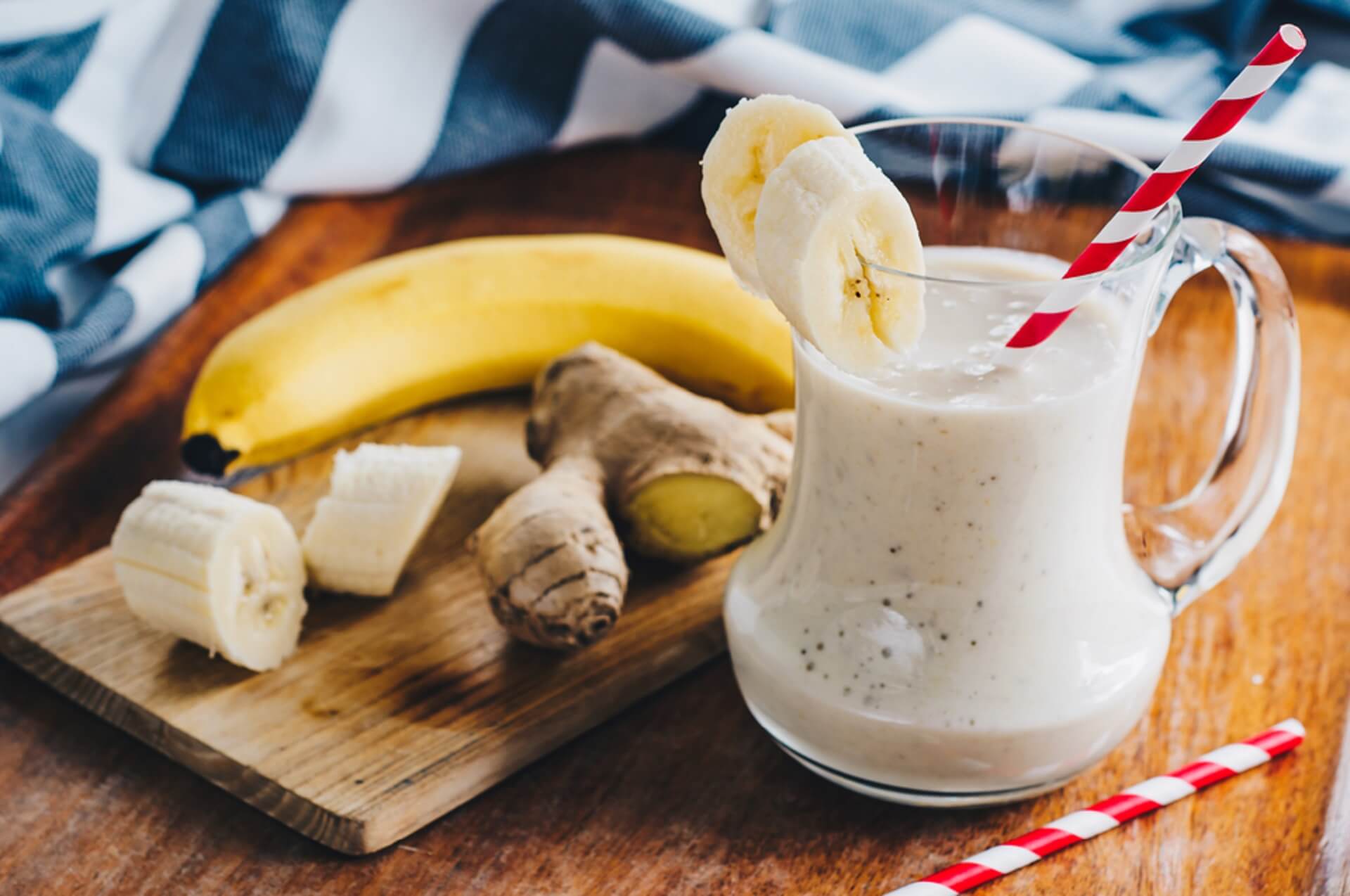 BANANOWY KOKTAJL ŚNIADANIOWY NA ZGAGĘ