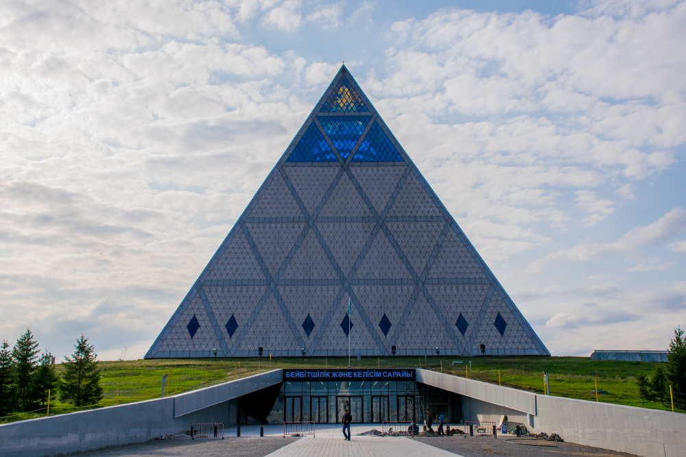 piramida-astana.jpg