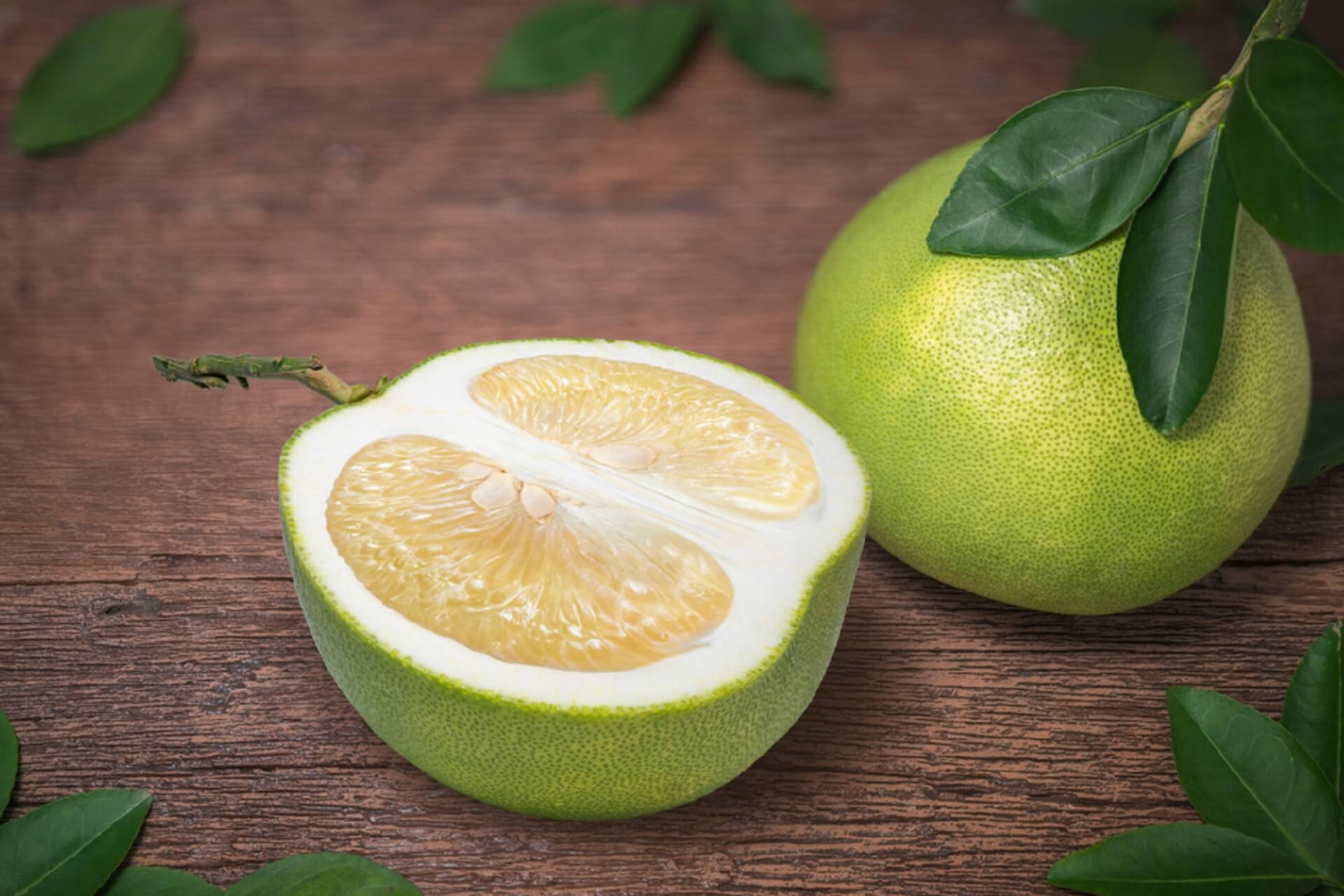 POMELO – OWOCOWA EGZOTYKA O IMPONUJĄCYCH KORZYŚCIACH ZDROWOTNYCH