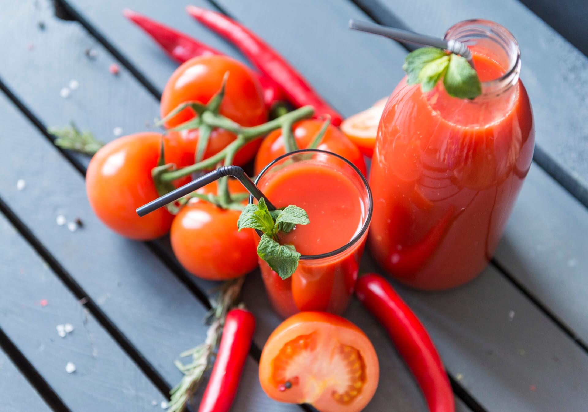 KOKTAJL POMIDOROWY Z CHILI – ANTYNOWOTWOROWA „BOMBA” ODŻYWCZA