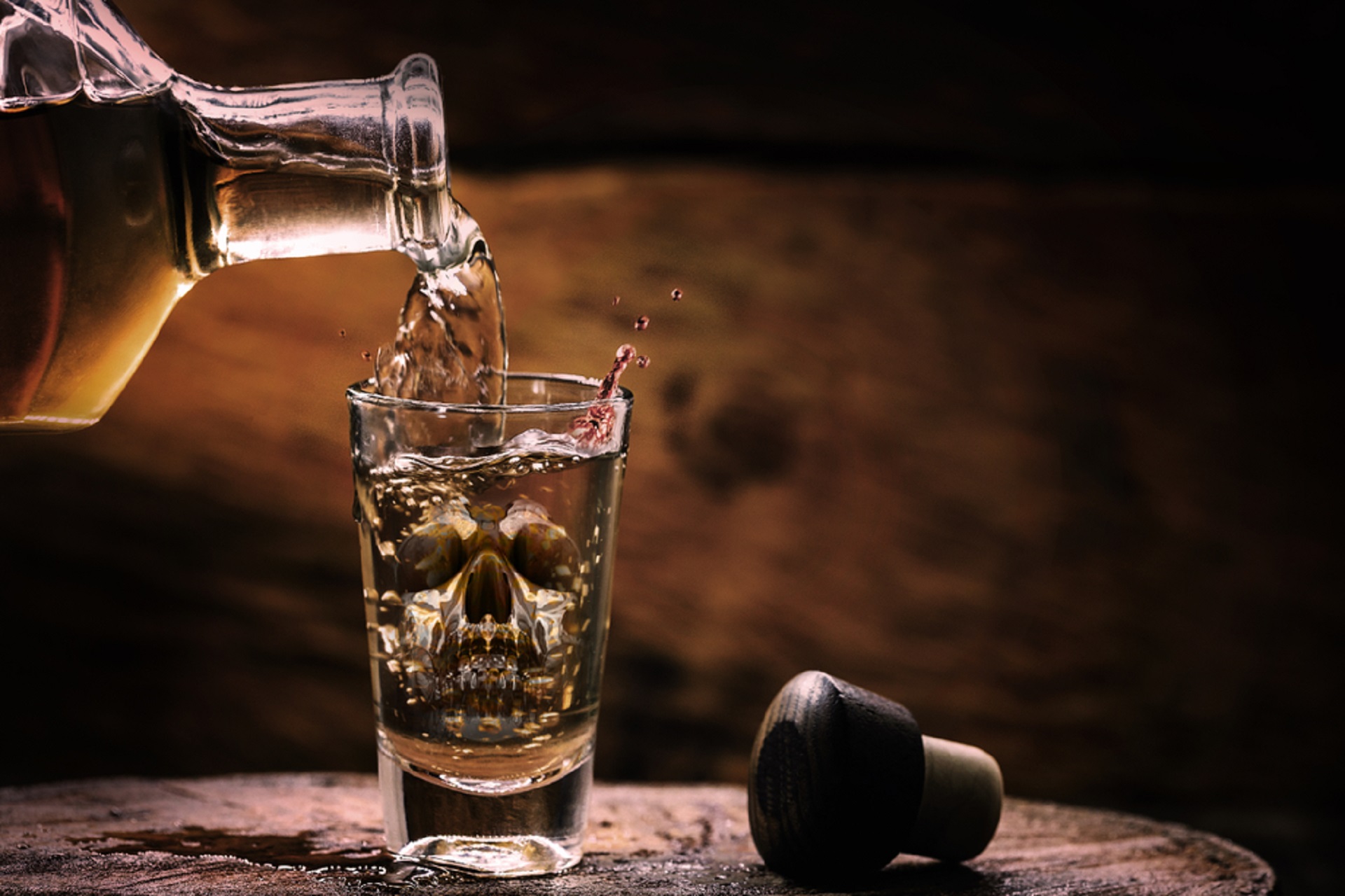 ALKOHOL JEST ZABÓJCĄ! EPIDEMIA ALKOHOLOWA ZBIERA W POLSCE ŻNIWO