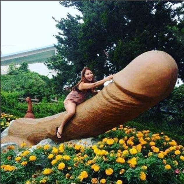 penis-park-korea.jpg