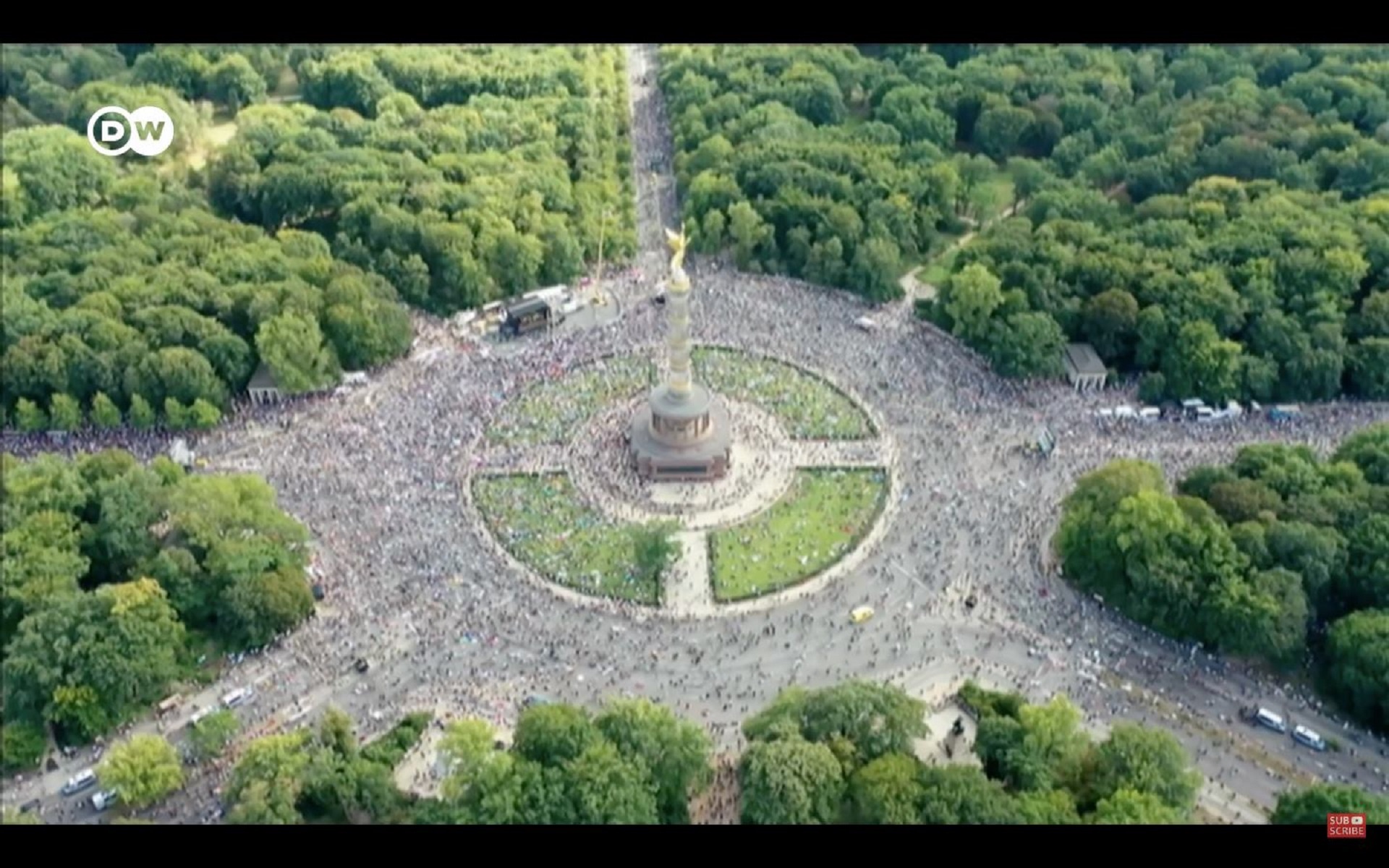 OGÓLNOŚWIATOWA DEMONSTRACJA W BERLINIE PRZECIWKO „PANDEMII” PRZYCIĄGNĘŁA MILIONY PROTESTUJĄCYCH