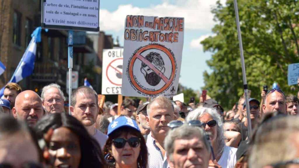 protest-maseczki-montreal.jpg